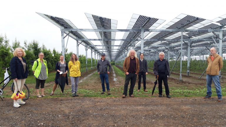 Obstbau und Energiewende: Grüne besuchen Forschungsprojekt in Gelsdorf