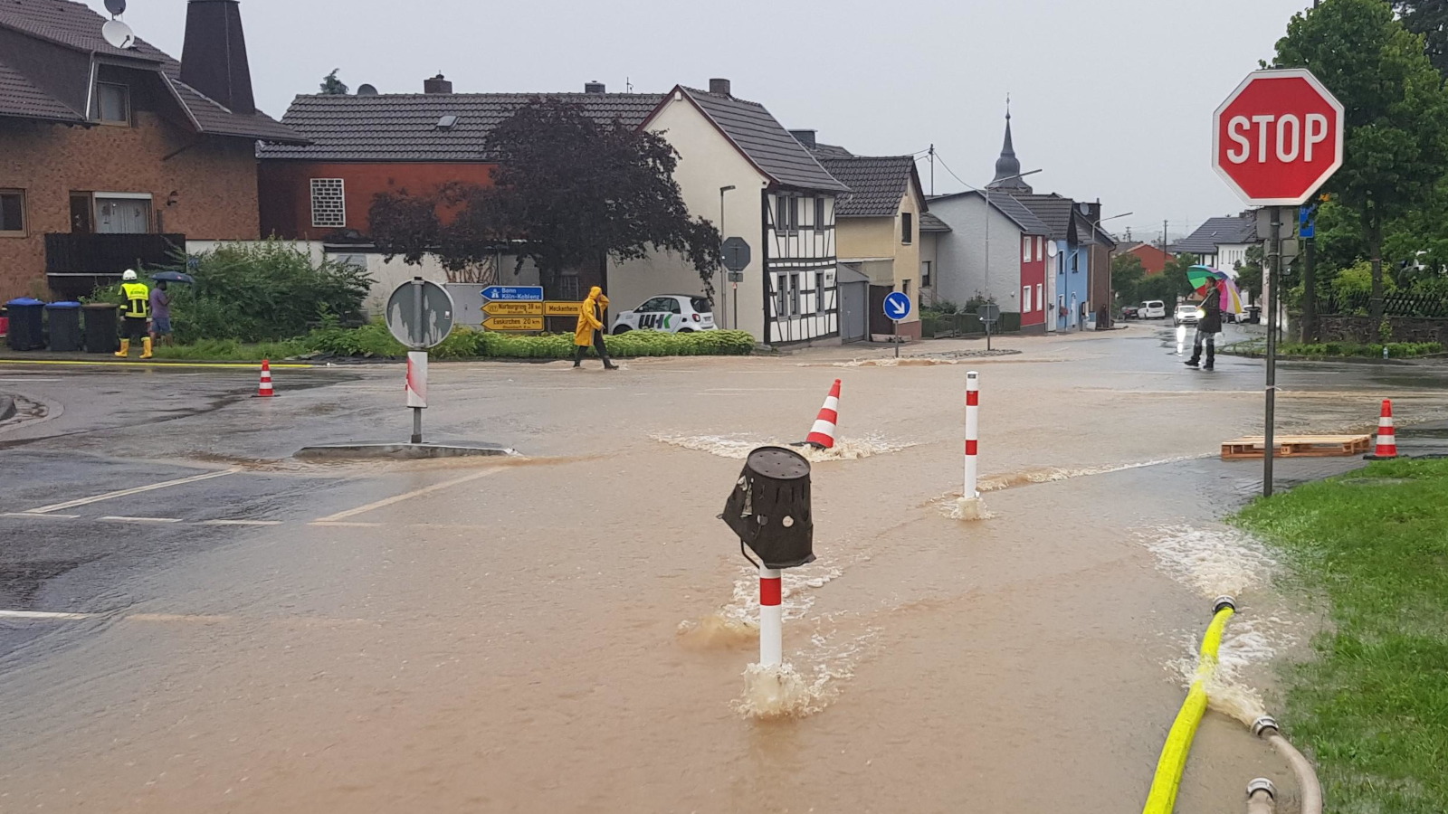 Überflutete Straße in Gelsdorf