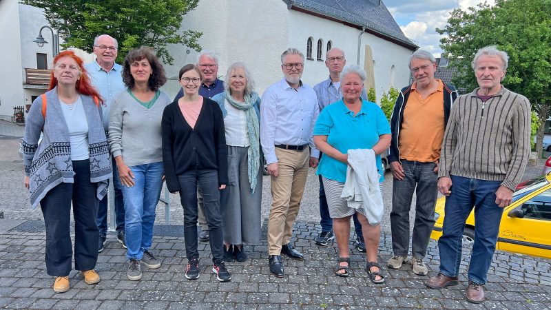 Mitglieder des Ortsverbandes Sinzig von Bündnis 90/Die Grünen in Koisdorf.