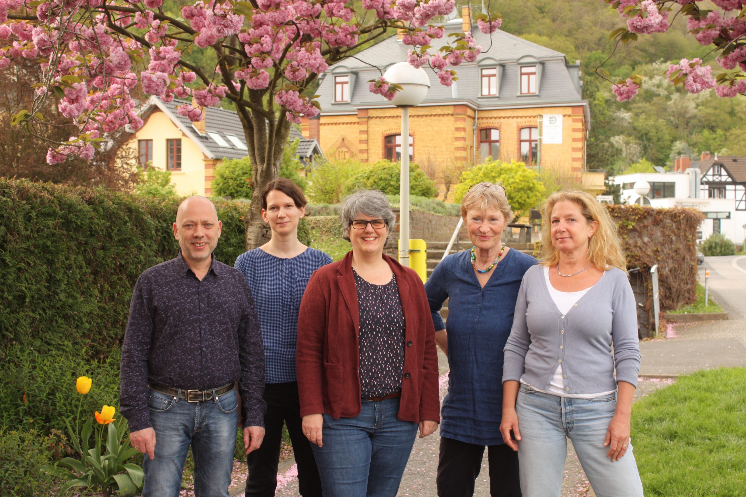 v.l.n.r: Martin Holl, Sabrina Güttes, Iris Loosen, Inge Gerstenberger, Annette Doerpinghaus (Foto: Volker Thehos)