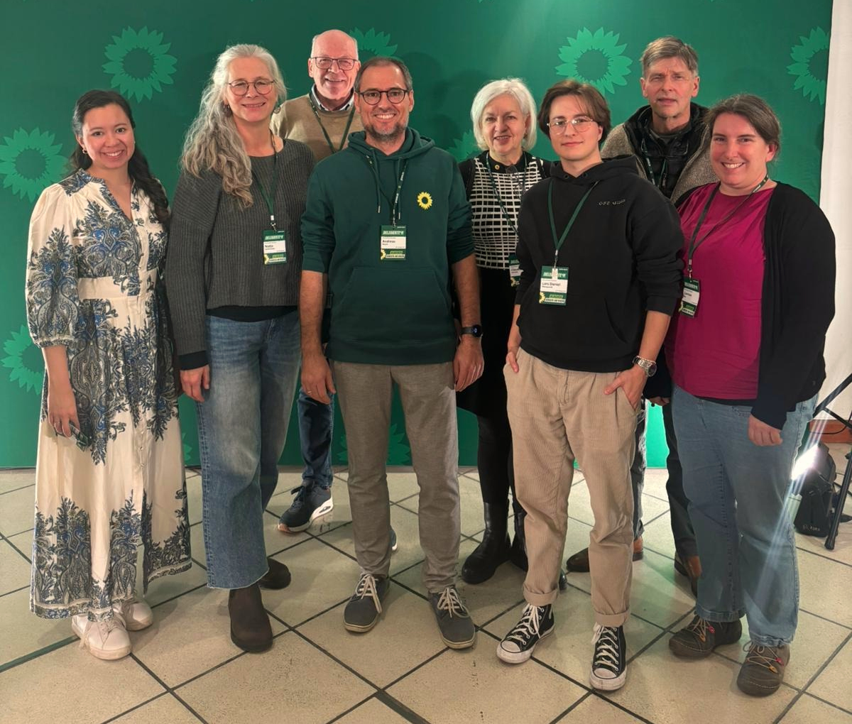 Aus dem Kreis Ahrweiler waren (v.l.n.r.) Sarah Rößel, Nadja Geldmacher, Hardy Rehmann, Andreas Resch, Claudia Schmitz, Lars Marquardt, Florian Trummer und Carmen Rau auf dem Landesparteitag der rheinland-pfälzer GRÜNEN vertreten.