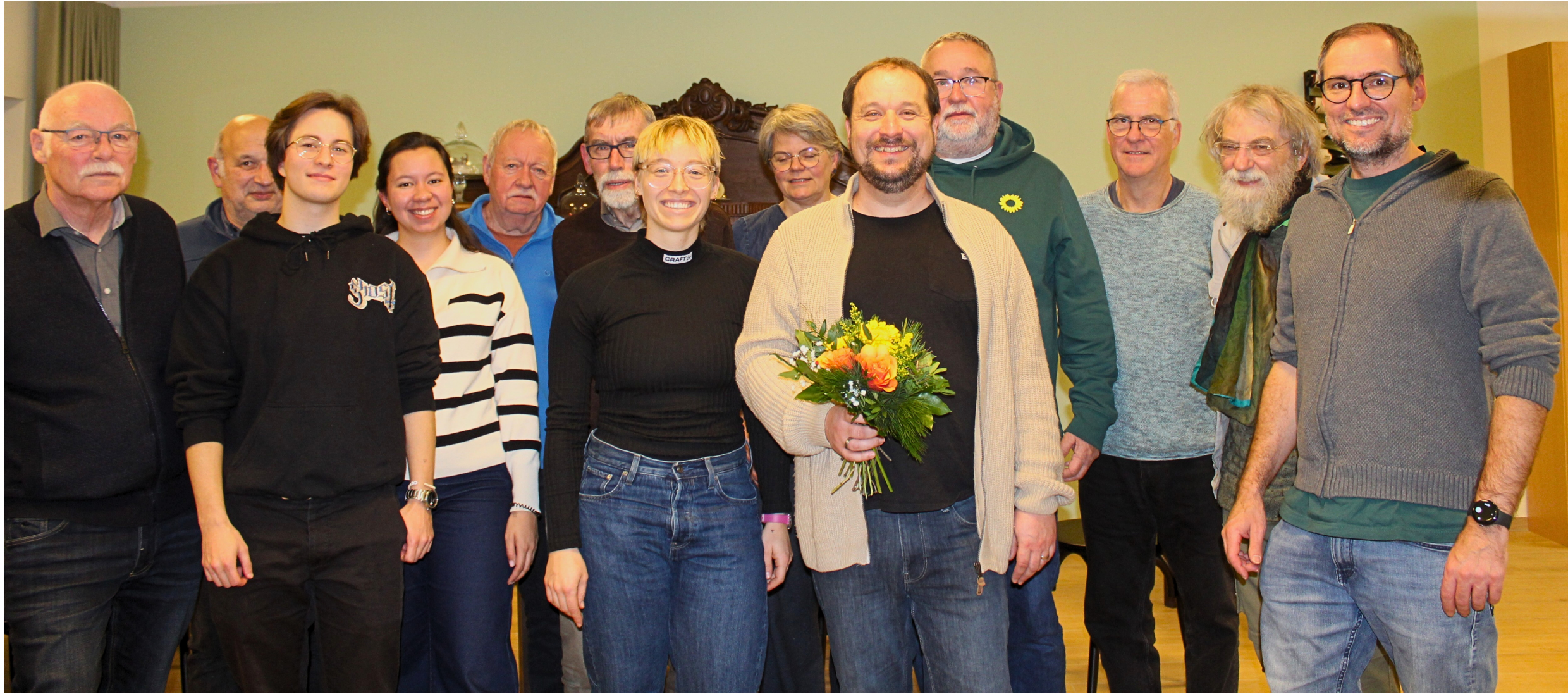 Christoph Scheuer aus Bad Neuenahr-Ahrweiler (mitte) mit dem OV Bad Neuenahr-Ahrweiler nach Wahl zum Bürgermeisterkandidaten